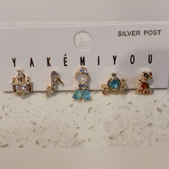 Cinderella Disney Set of 5 Stud Earrings - Picture 4 of 5